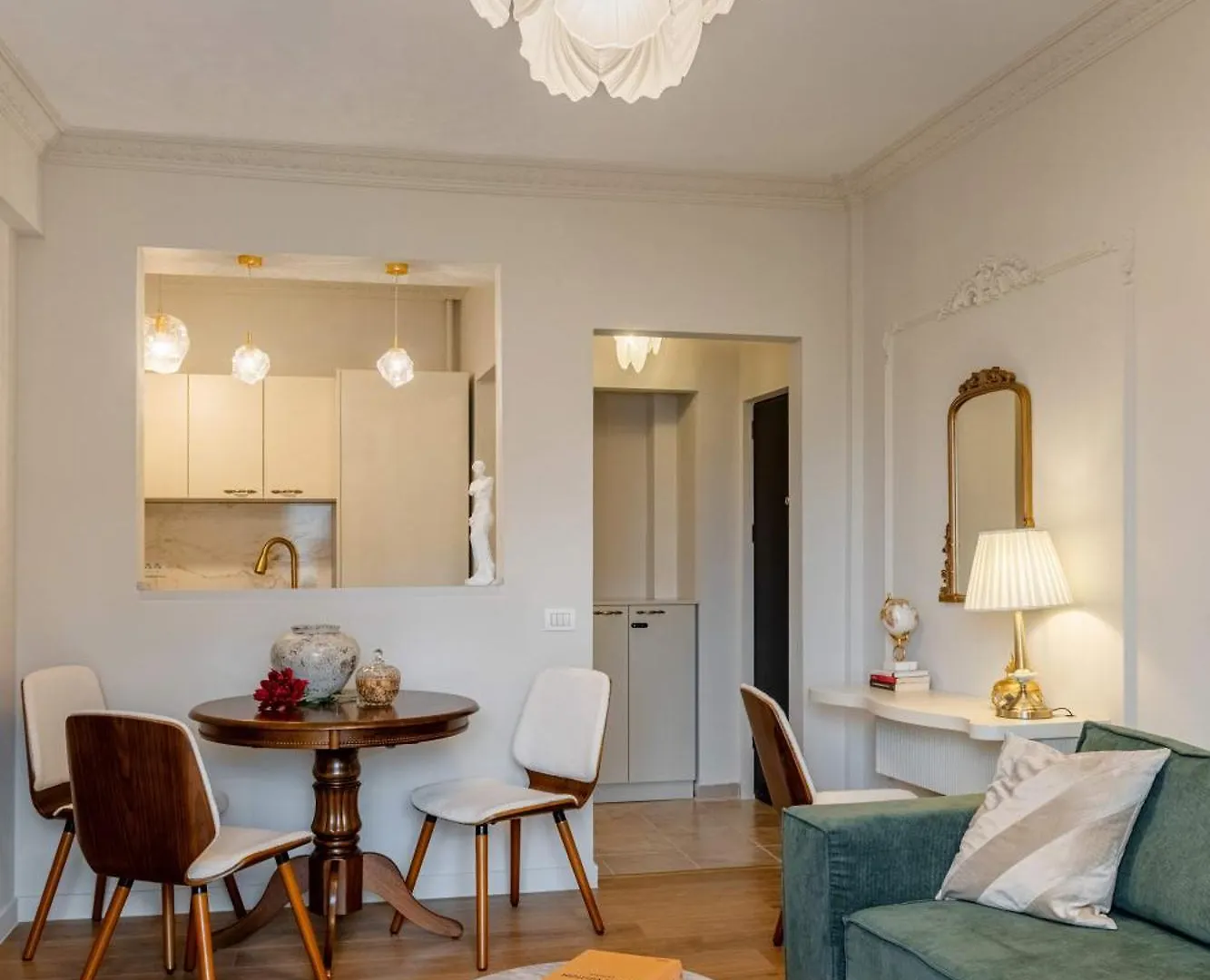 Maison Elysee - An Elegant Apartment In Piata Romana Bucureşti 0*,  România