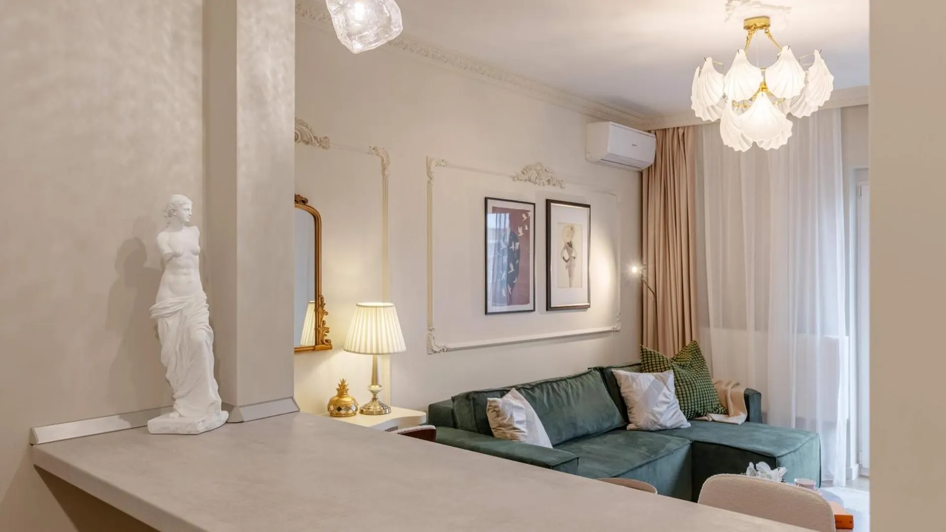 Maison Elysee - An Elegant Apartment In Piata Romana Bucureşti România
