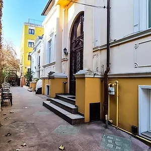 Hostel 5 Stars High, Βουκουρέστι