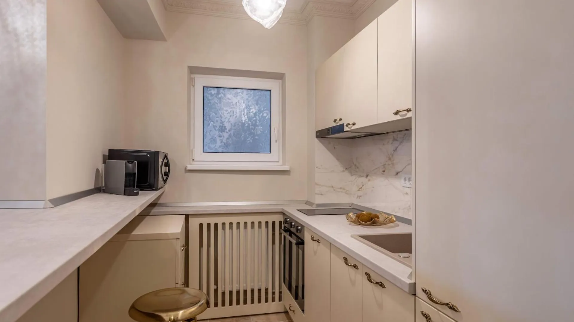 Maison Elysee - An Elegant Apartment In Piata Romana Bucarest