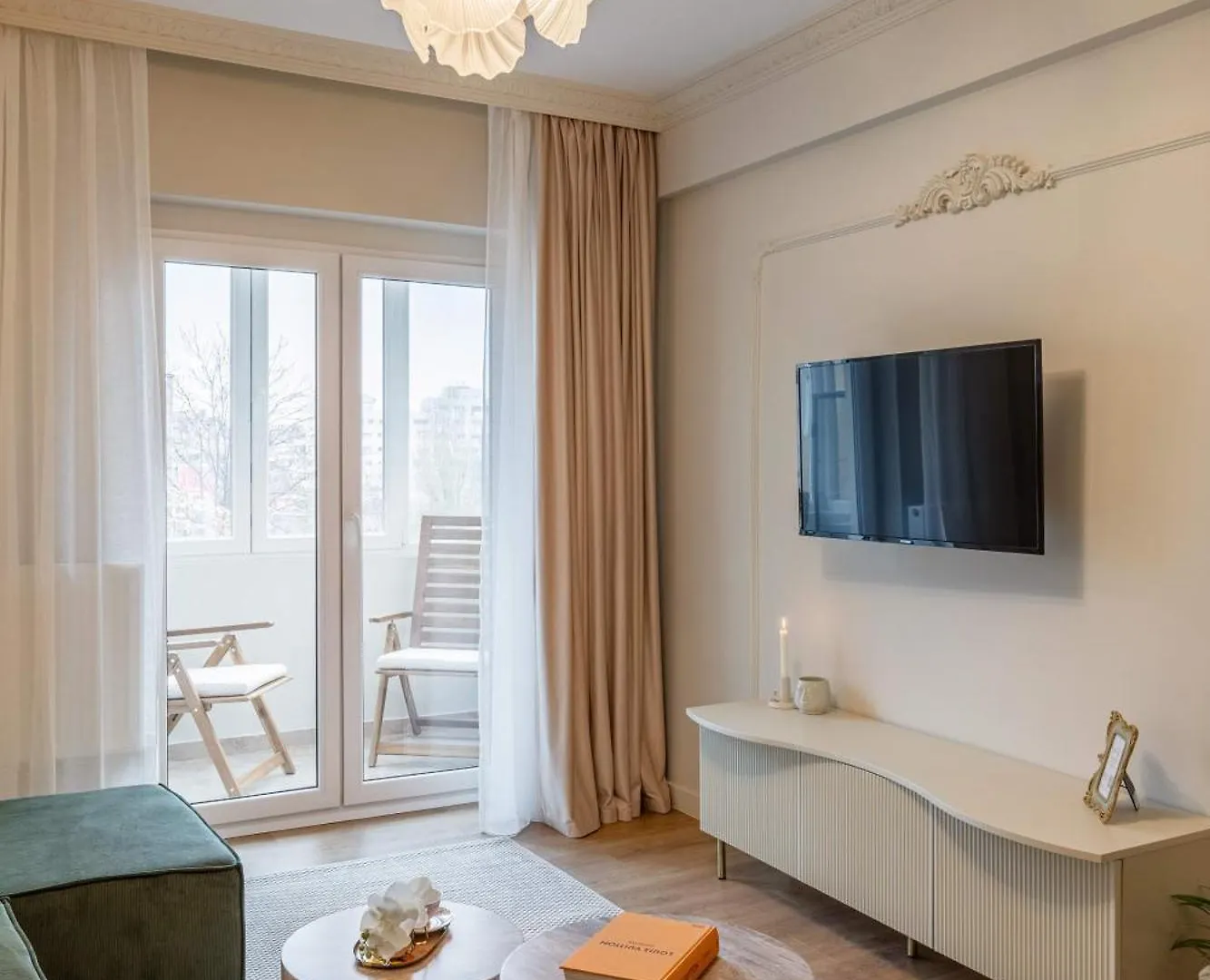 Maison Elysee - An Elegant Apartment In Piata Romana Bucharest 0*,  Romania