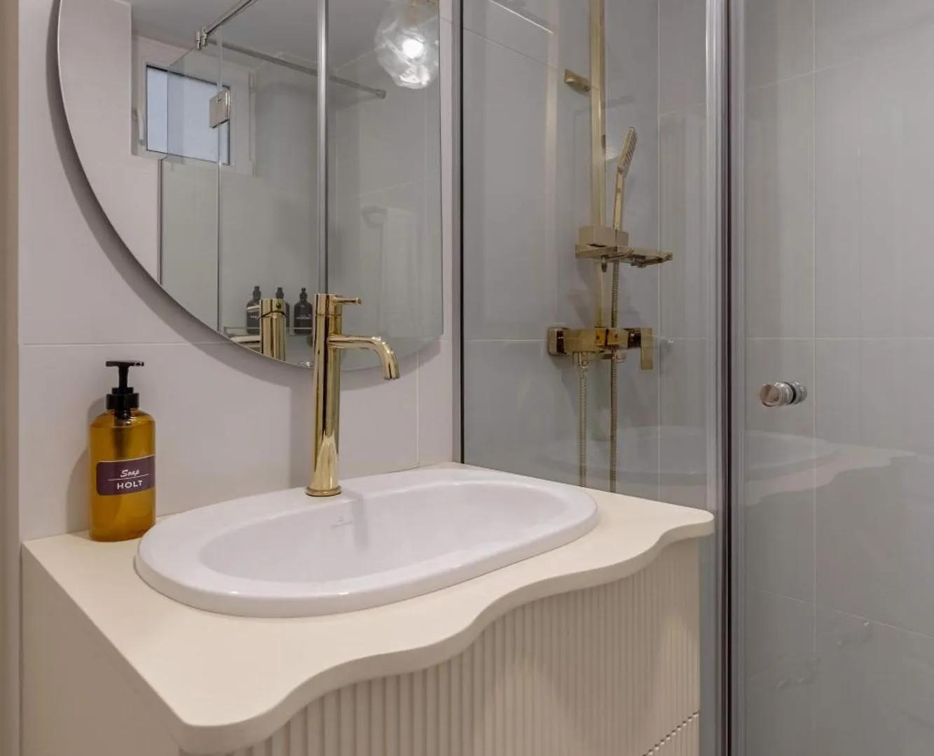Maison Elysee - An Elegant Apartment In Piata Romana Bucharest