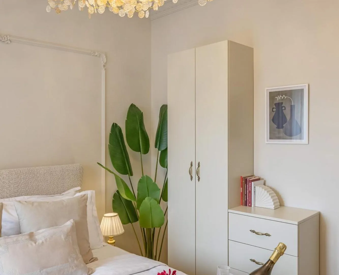 Maison Elysee - An Elegant Apartment In Piata Romana Bucharest