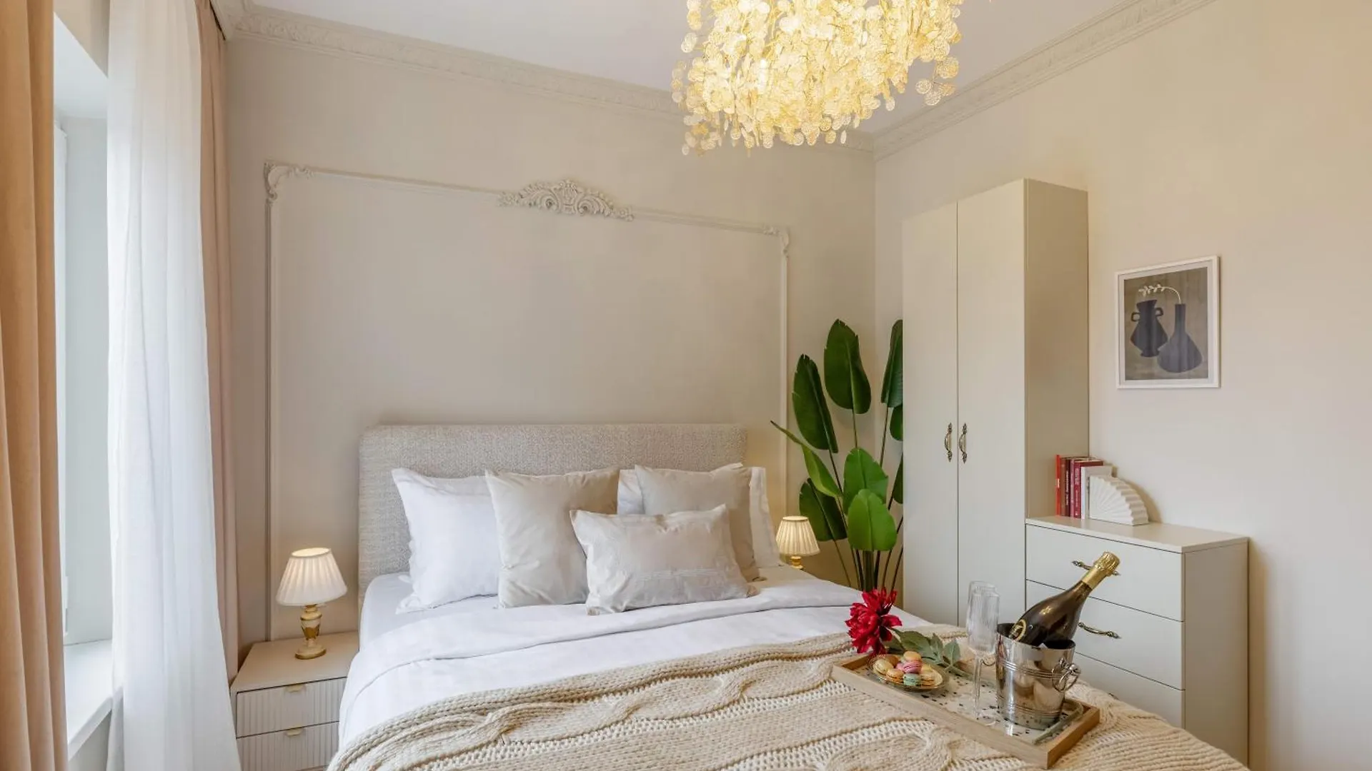 Maison Elysee - An Elegant Apartment In Piata Romana Bucharest