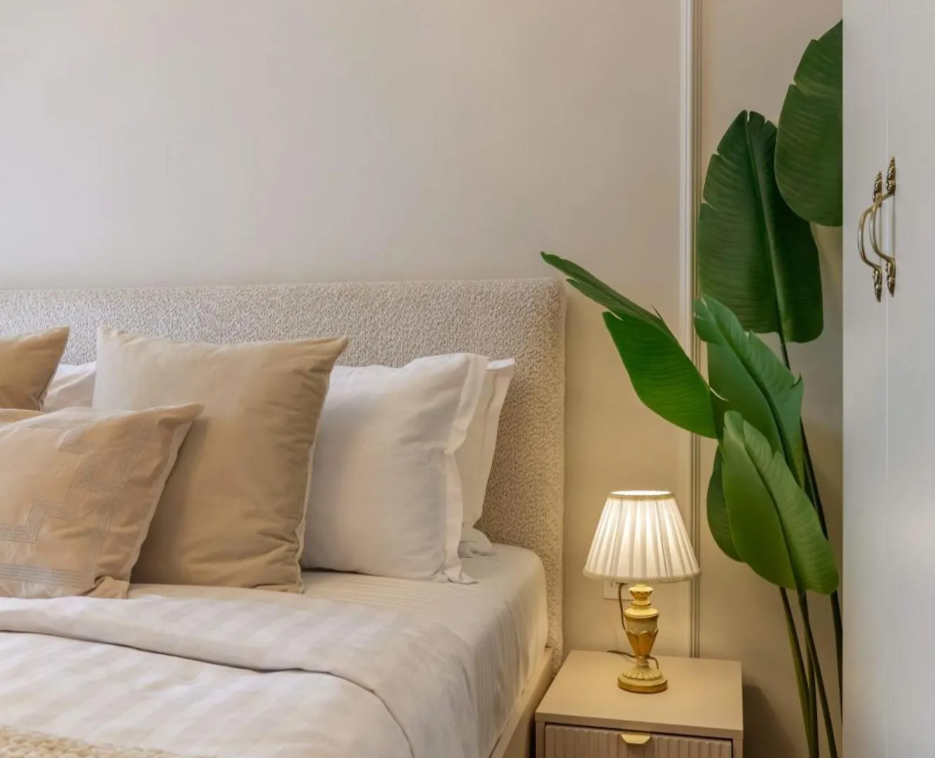 Maison Elysee - An Elegant Apartment In Piata Romana Bucharest