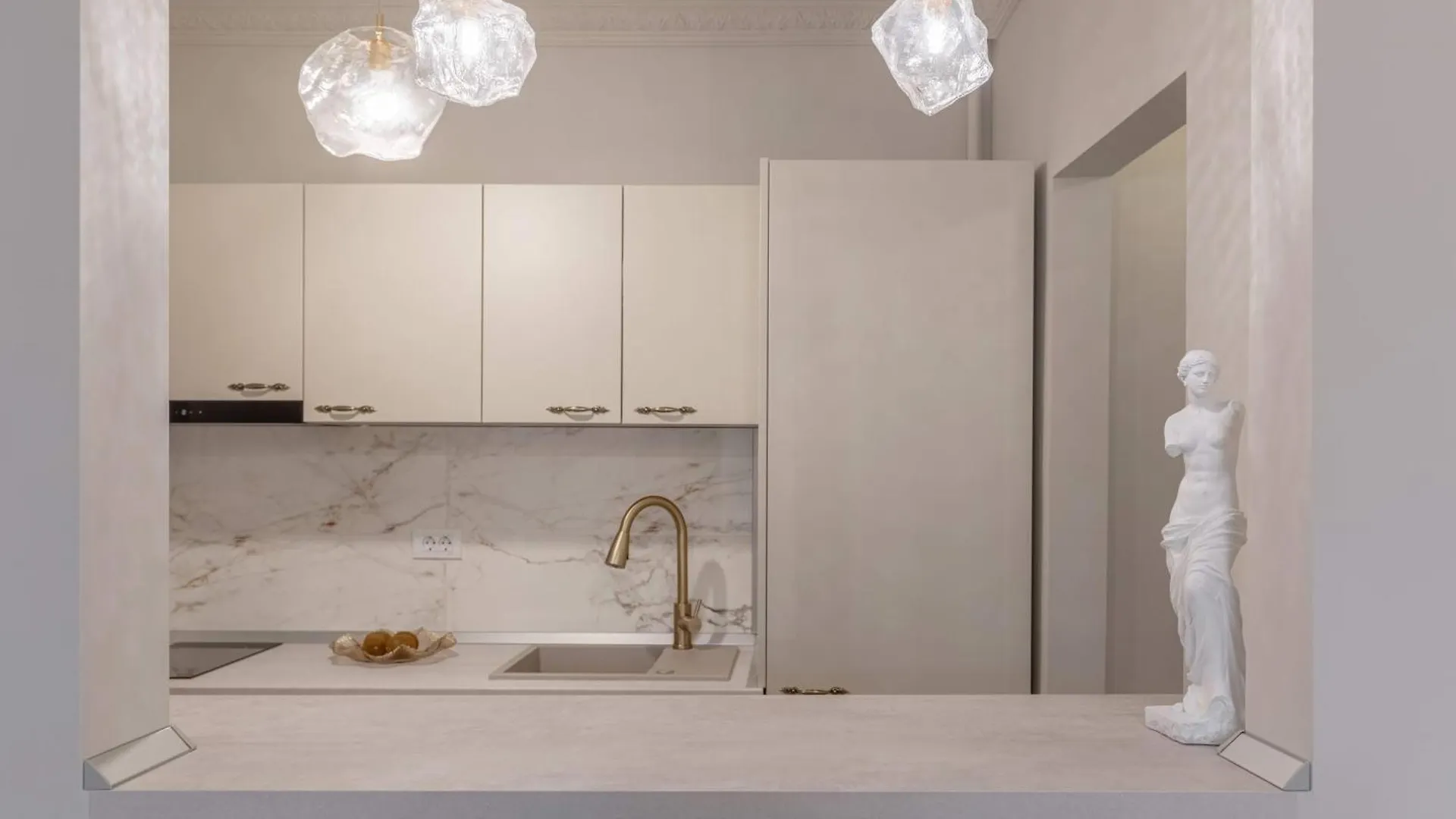 Maison Elysee - An Elegant Apartment In Piata Romana Bucharest 0*,